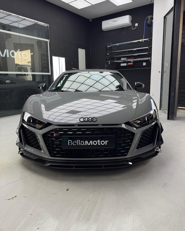 Audi R8 body kit front splitter and bumper