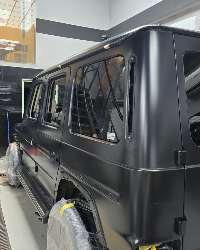 G-Class with a matte black colour change